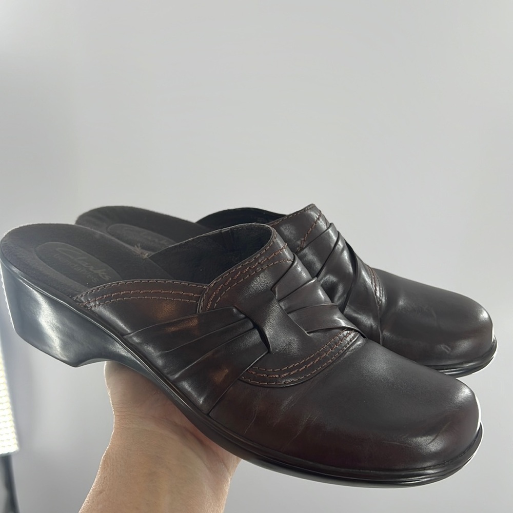 CLARKS BENDABLE’S SLIP ON MULE BROWN SIZE 8.5